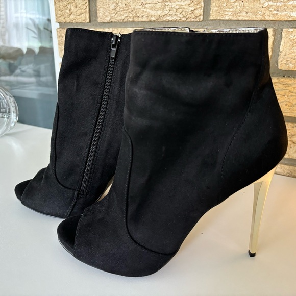 Fashion nova 8 1/2 booties. - Picture 7 of 10